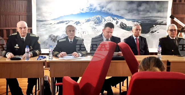 Най-притеснителна за България е войната в Украйна, а не в Персийския залив, каза контраадмирал Кирил Михайлов