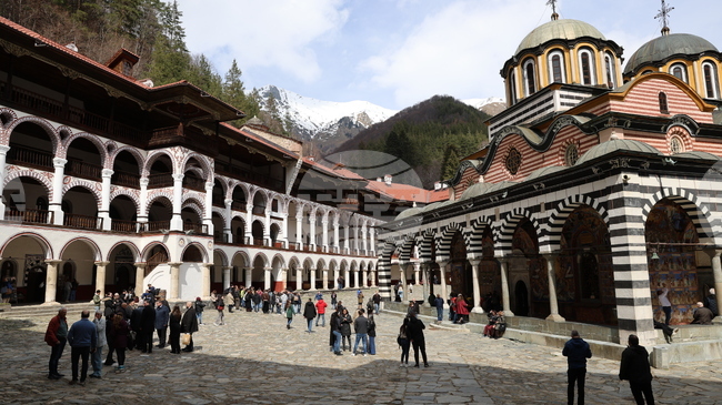 Day 2 of International Cyrillic Forum at Rila Monastery Highlights Cultural, Spiritual Legacy