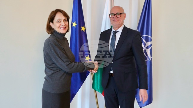 Finance Minister Holds Meeting with Dutch Ambassador to Bulgaria