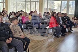 Свищов - средно училище „Цветан Радославов“ - STEM урок