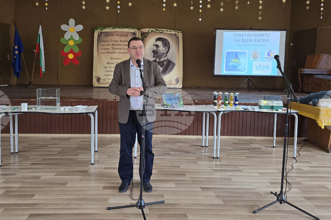 Свищов - средно училище „Цветан Радославов“ - STEM урок