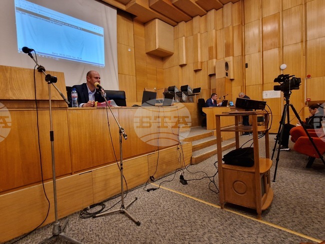 Общинският съвет в Перник взе решение да бъде монтиран паметник на Иван Вазов в центъра на града