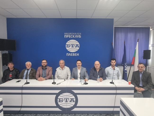 Пресконференция за представяне на листата с кандидати за народни представители на коалиция "Антикорупционен блок" в Плевен