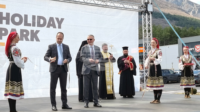 Най-модерният търговски комплекс в Северозапада бе открит днес във Враца