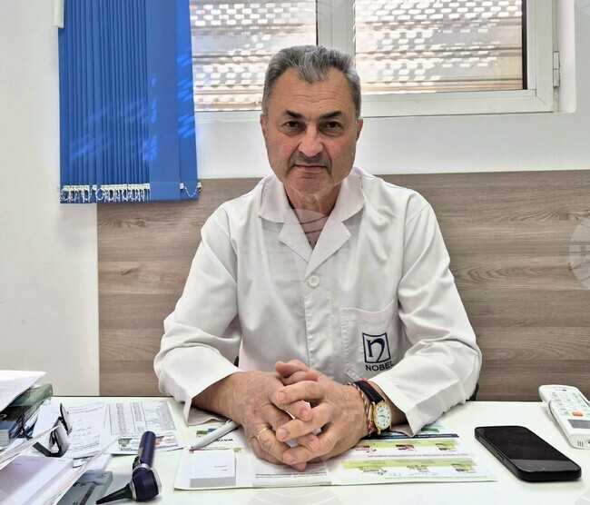 Политиката има нужда от хора със знания и умения, каза педиатърът д-р Валентин Точков, втори в листата на ГЕРБ – СДС в 4-и МИР – Велико Търново 