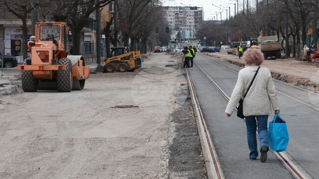 Започва полагането на последния пласт асфалтова настилка на столичния булевард „Ал. Стамболийски“