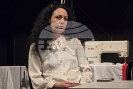 Плевен - „Пукнатини“ - предстояща премиера - Камелия Хатиб