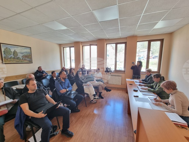 Общинският съвет в Трън одобри сключване на концесионен договор за добив на минерална вода от находище „Трънска Банкя“