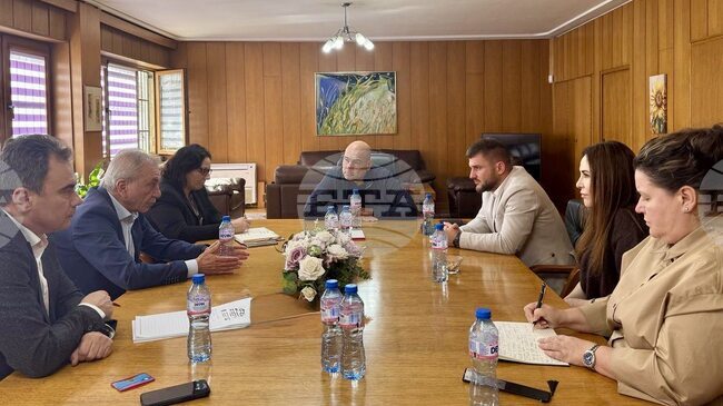 Изкривяването на пазара в селското стопанство обсъдиха ръководството на КЗК и браншови организации