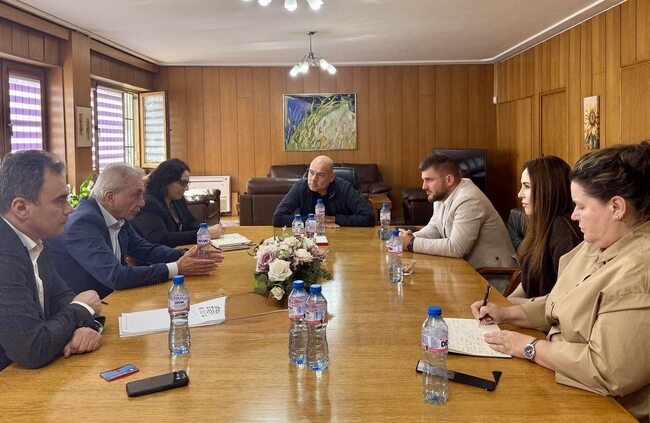 Изкривяването на пазара в селското стопанство обсъдиха ръководството на КЗК и браншови организации