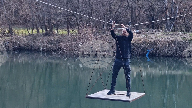 Въжена платформа замени отнесен от река Арда мост край маданското село Средногорци