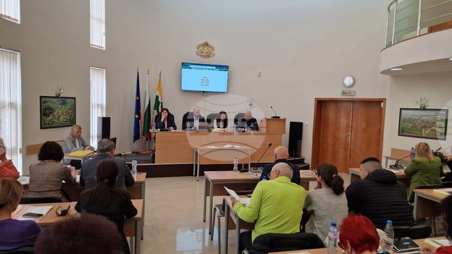 Общинският съвет в Павликени поиска втори дежурен мобилен екип към Филиала за спешна медицинска помощ в града