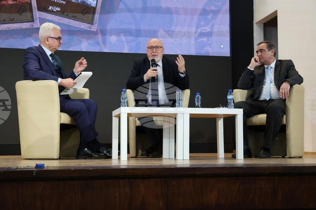 Национално издателство „Аз-буки" - „Стопанска история на българите в Османската империя" - книга