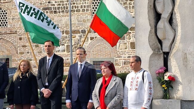 Ямбол отбеляза Деня на Тракия с поклонение пред Паметника на тракийските бежанци и възстановката „Родова памет”