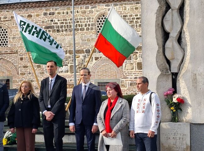 Ямбол отбеляза Деня на Тракия с поклонение пред Паметника на тракийските бежанци и възстановката „Родова памет”