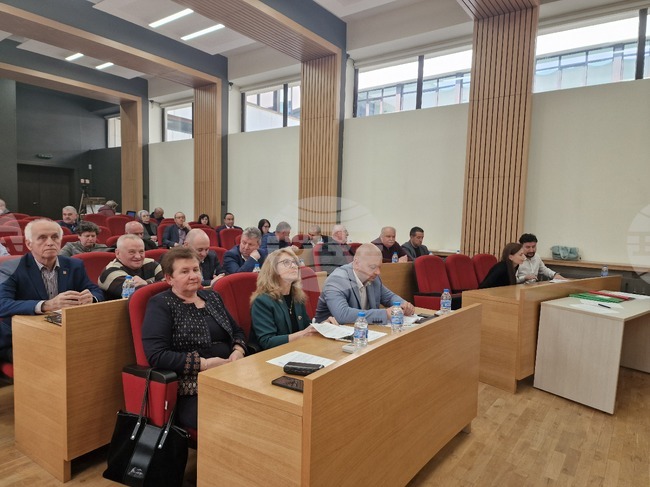 Общинският съвет в Троян одобри отчети, награди за спортисти и помощи за абитуриенти