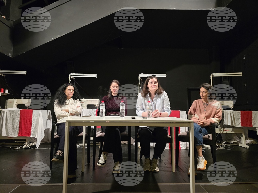 "Пукнатини" е новата премиера на плевенския Драматично-куклен театър "Иван Радоев"