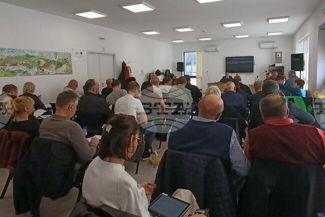 Общинският съвет в Монтана реши Общината да кандидатства по програмата за финансиране на младежките центрове и одобри списъка на общинските жилища