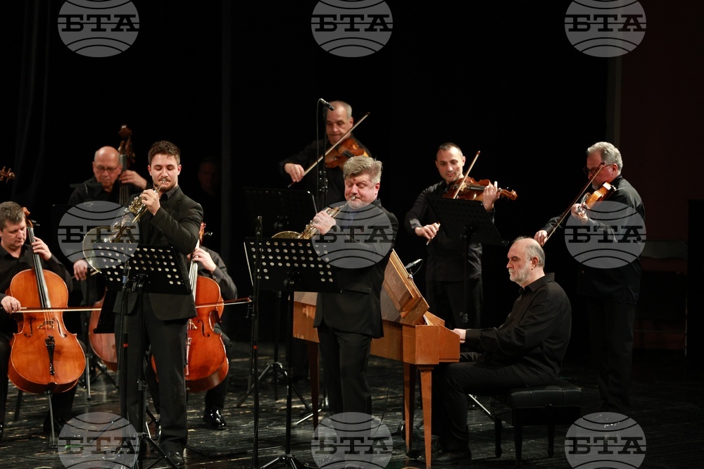 Русе - „Мартенски музикални дни“ - проект „270 години от рождението на В. А. Моцарт“ - ансамбъл „Софийски солисти“