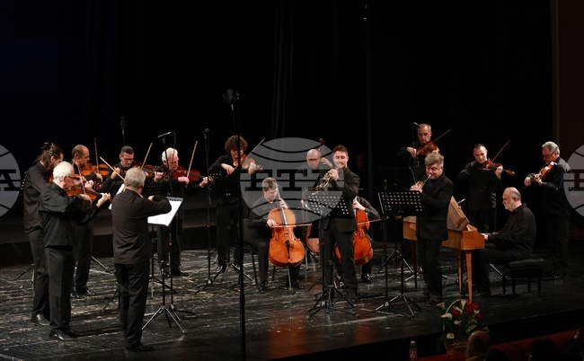 Русе - „Мартенски музикални дни“ - проект „270 години от рождението на В. А. Моцарт“ - ансамбъл „Софийски солисти“