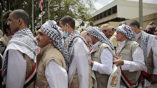 Бунтовниците хуси и йеменското правителство ще разменят общо близо 3000 военнопленници