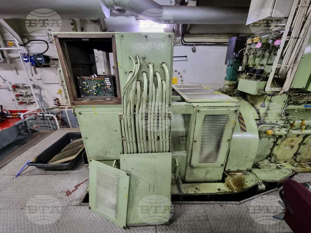 Ден 110 - На борда на НИК 421 започна следпоходна поддръжка