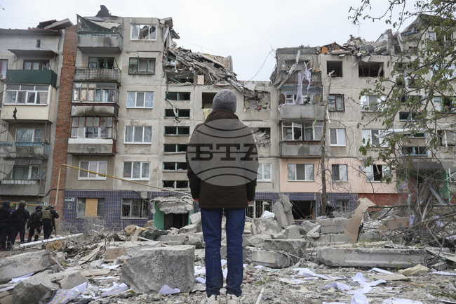 Най-малко един човек бе ранен при руска атака с дронове срещу източния украински град Славянск, съобщиха местните власти 