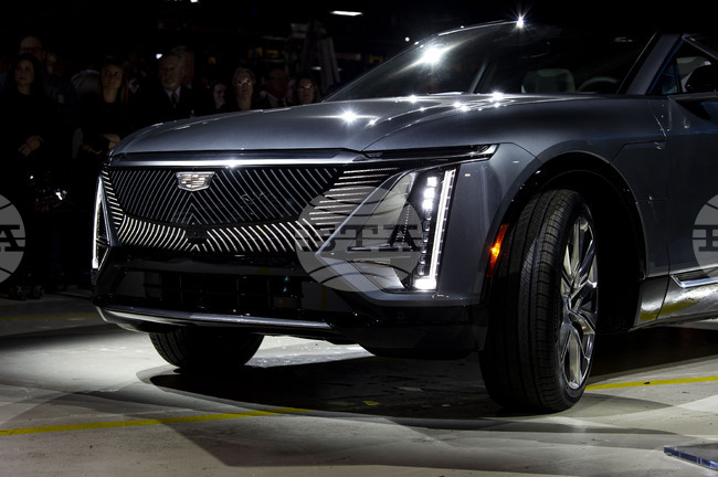 "Дженерал мотърс" планира да намали производството си на електромобили в САЩ, съобщи Ройтерс