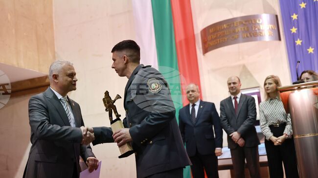 Валентин Великов от Бургас е победител в конкурса „Пожарникар на годината“