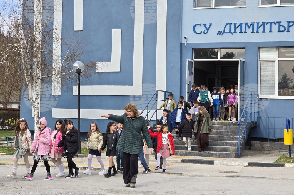 Свищов - учебна евакуация - демонстрация