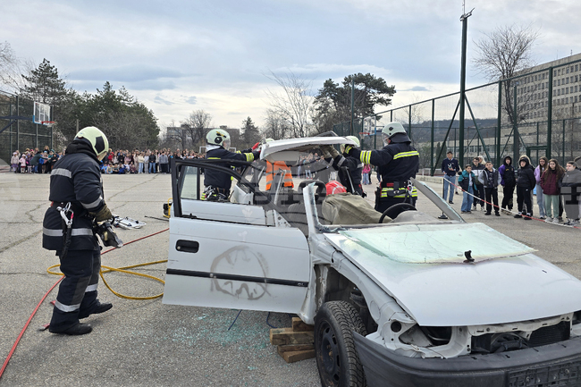 Свищов - учебна евакуация - демонстрация
