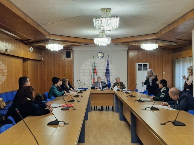 Областната епизоотична комисия в Смолян обсъди мерки срещу разпространението на шап