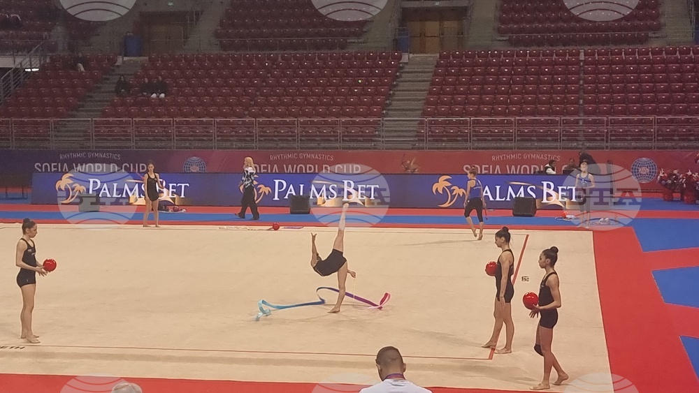 Художествена гимнастика - подиум тренировка