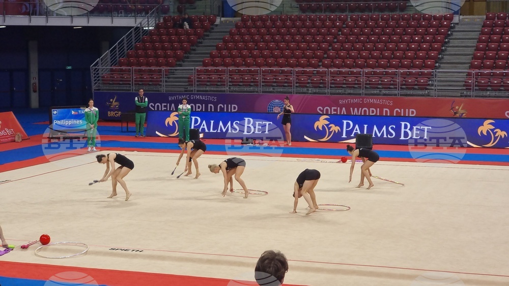 Художествена гимнастика - подиум тренировка