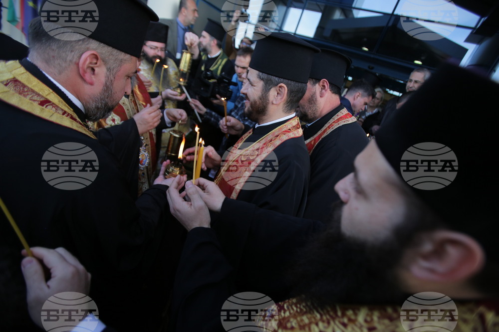 Благодатен огън - посрещане