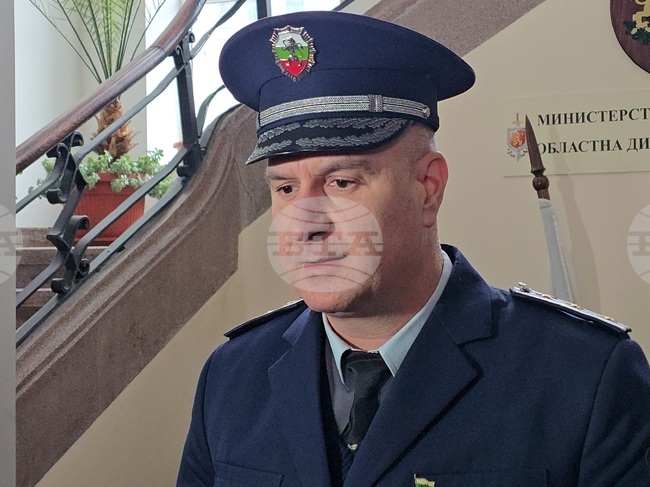 В полицейската операция в Кърджали има задържан за търговия с гласове, а свидетел се разпитва за предложени му пари