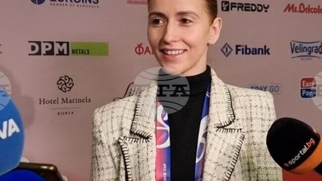 Вицепрезидентът на БФХГ Невяна Владинова: "Момичетата са спокойни, подиум тренировката премина добре"