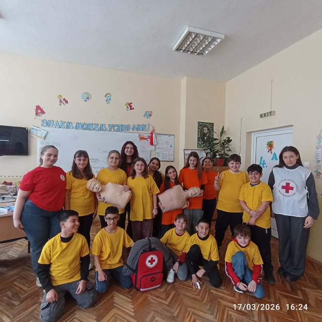 Четвъртокласници от СУ „Христо Ботев“ – Разград учиха как да оказват първа помощ при припадък
