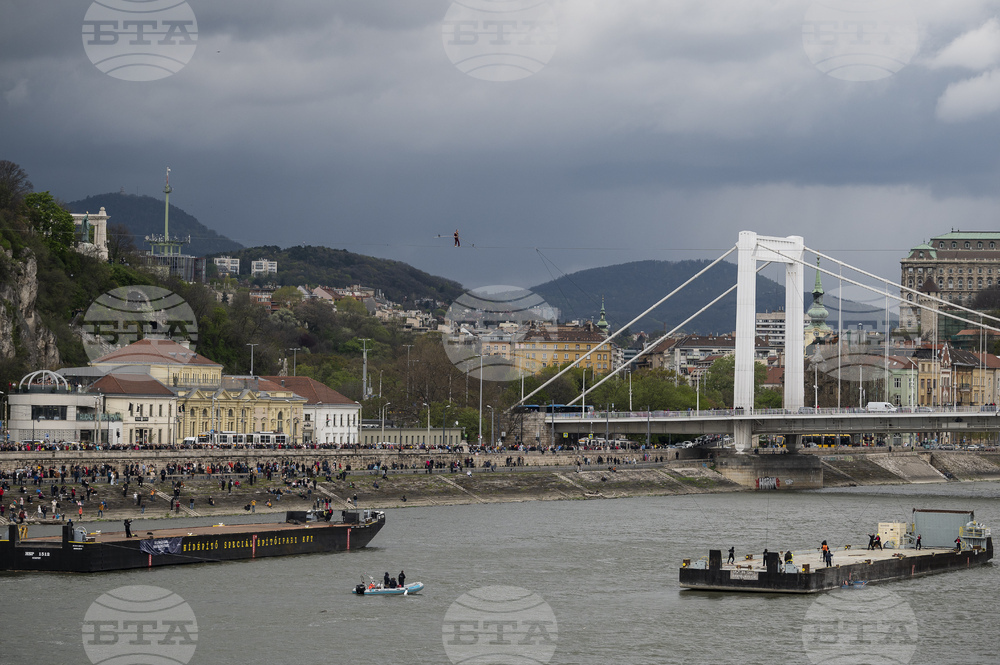 Унгарската централна банка единодушно е понижила водещата лихва до 19,5 на сто, според протоколите от заседанието през май