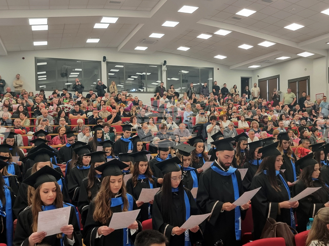 Плевен - Медицински университет - дипломиране на магистър-фармацевти