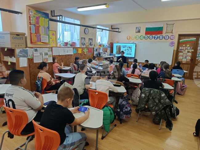 Третокласници от Нови пазар чрез викторина си припомниха и учиха за Първото българско царство 