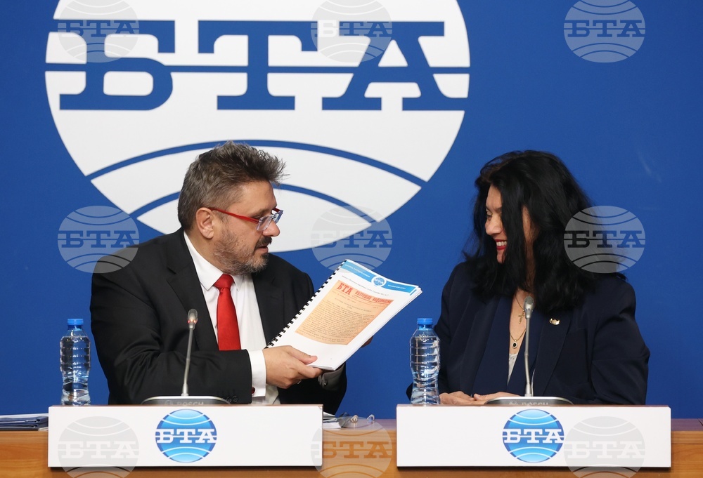 Национален пресклуб на БТА София - Институт за изследване на изкуствата - Българска телеграфна агенция - договор - подписване