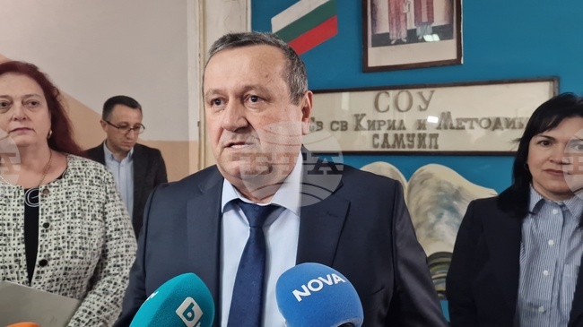 Над 12 800 заявления за компенсация от 20 евро за поскъпването на горивата са подадени, каза служебният министър Хасан Адемов в Самуил