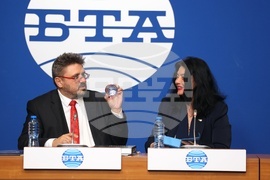 Национален пресклуб на БТА София - Институт за изследване на изкуствата - Българска телеграфна агенция - договор - подписване