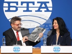 Национален пресклуб на БТА София - Институт за изследване на изкуствата - Българска телеграфна агенция - договор - подписване