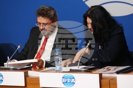 Национален пресклуб на БТА София - Институт за изследване на изкуствата - Българска телеграфна агенция - договор - подписване