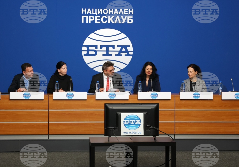 Национален пресклуб на БТА София - Институт за изследване на изкуствата - Българска телеграфна агенция - договор - подписване