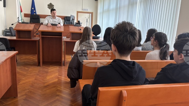 Детското насилие, хулиганството и употребата на наркотици обсъдиха магистрат и ученици в Ловеч