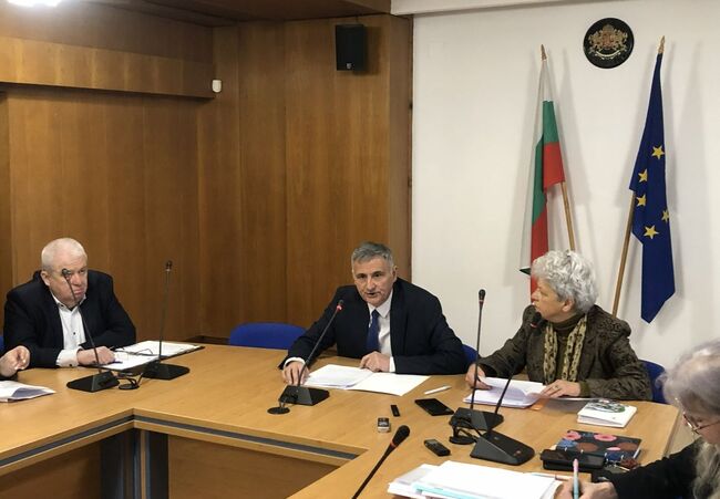 ПОЕК заседава във връзка с недопускане на заболявания от категория „А“ в област Смолян