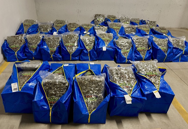 СГП привлече и задържа до 72 часа двама обвиняеми за държане с цел разпространение на наркотици в особено големи размери